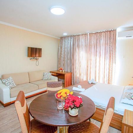 Tower Apartments באטומי מראה חיצוני תמונה