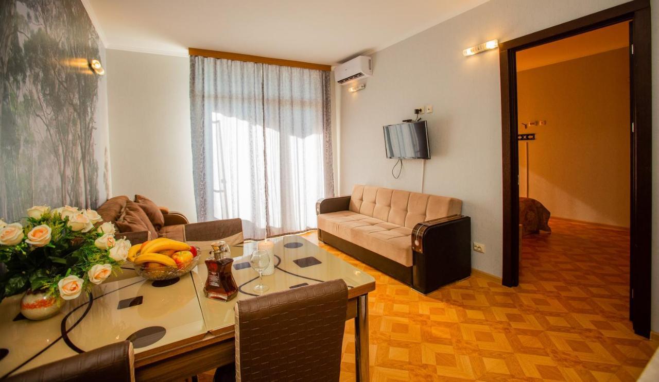 Tower Apartments באטומי מראה חיצוני תמונה