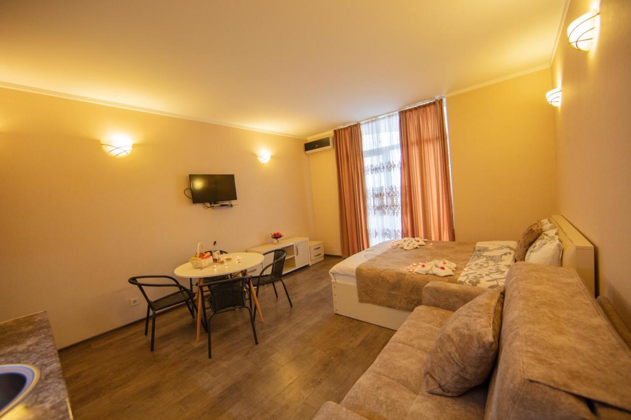 Tower Apartments באטומי מראה חיצוני תמונה