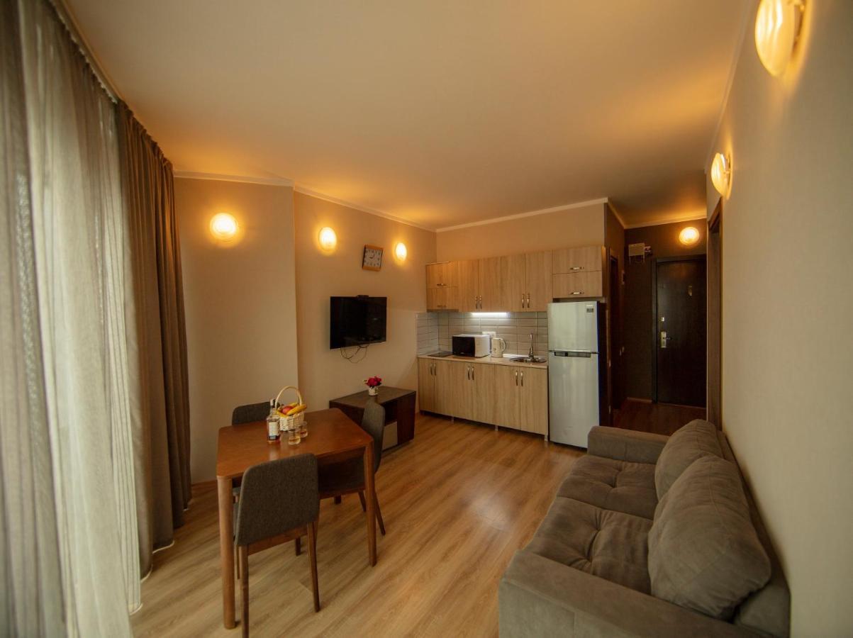 Tower Apartments באטומי מראה חיצוני תמונה