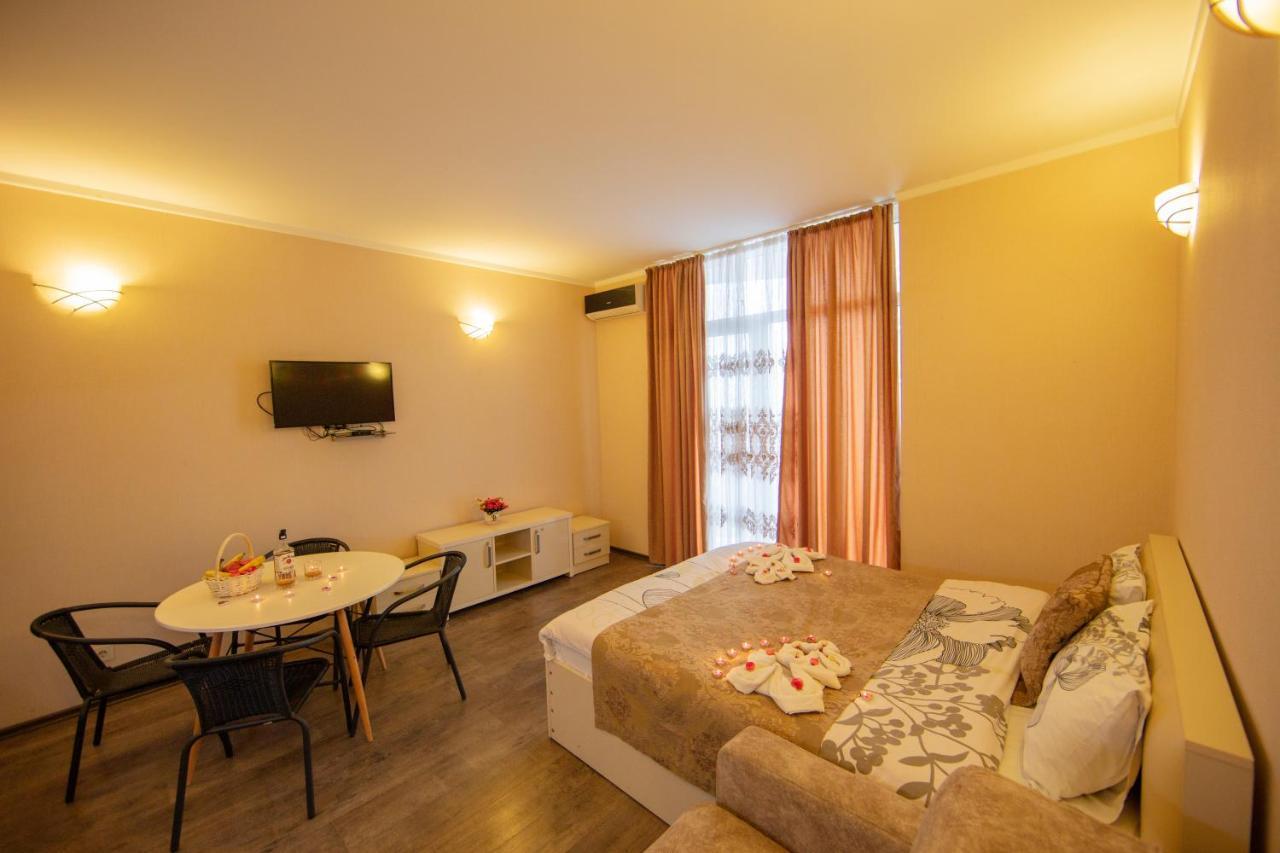 Tower Apartments באטומי מראה חיצוני תמונה