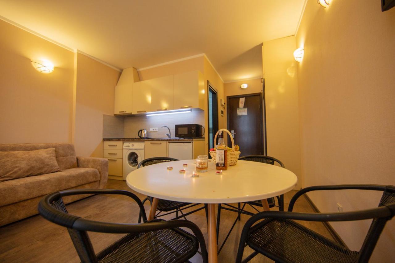 Tower Apartments באטומי מראה חיצוני תמונה