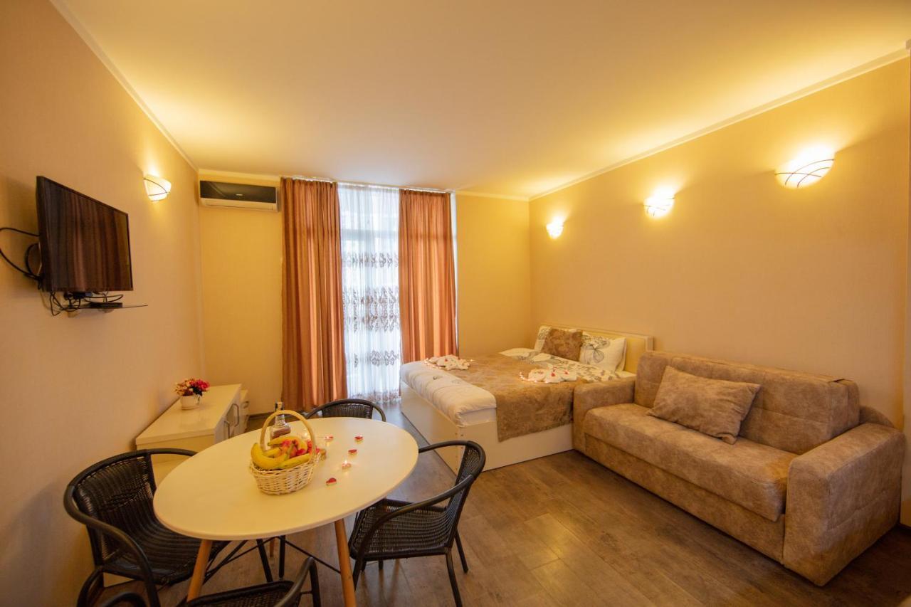 Tower Apartments באטומי מראה חיצוני תמונה