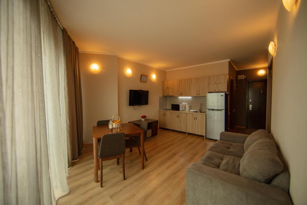 Tower Apartments באטומי מראה חיצוני תמונה